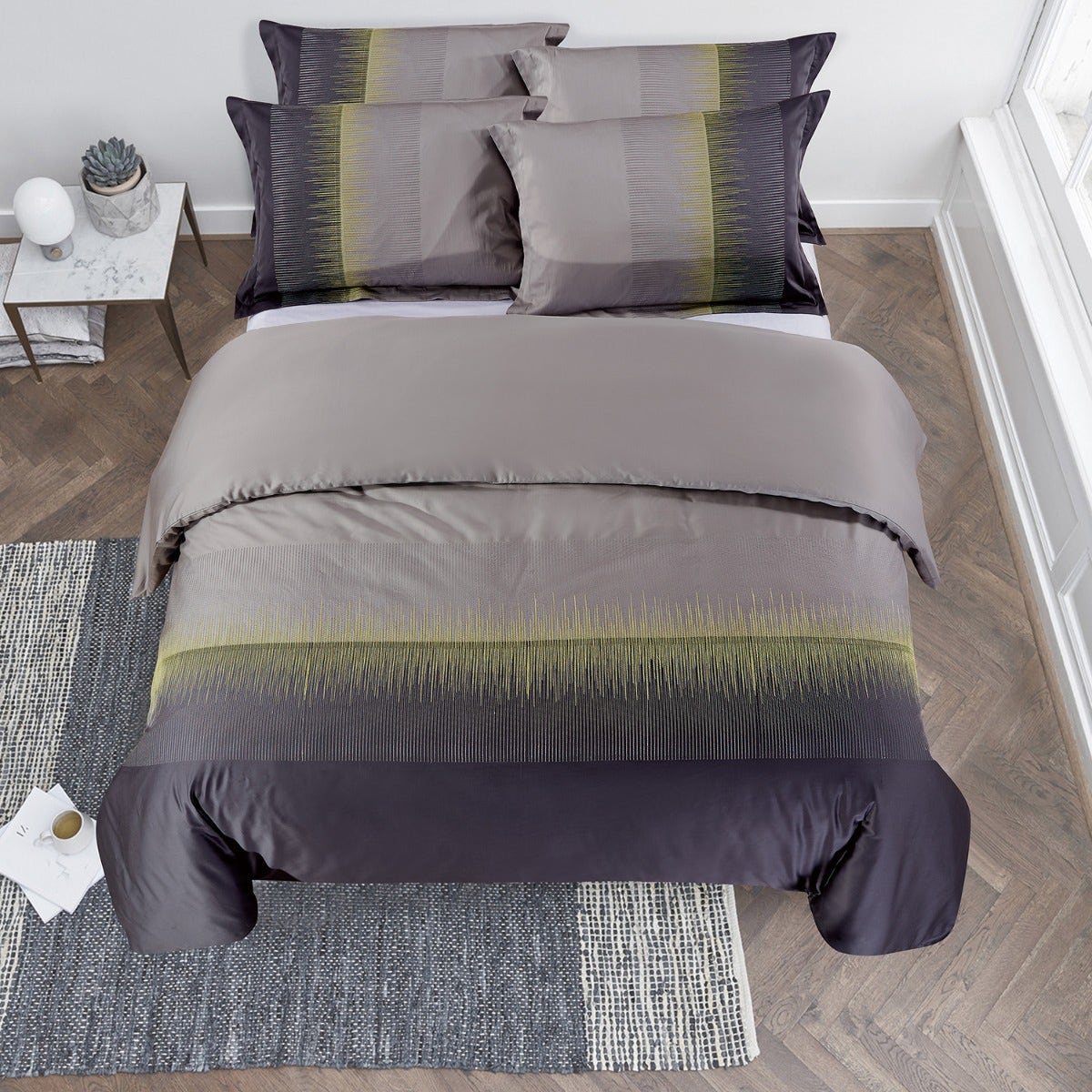 Maholi - Northern Lights Embroidered Duvet Cover Set