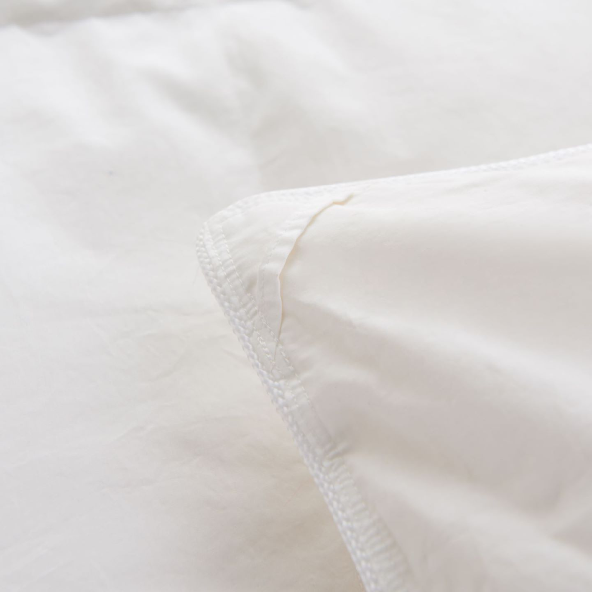 Corner loop and finished binding on a Royal Elite Canadian Hutterite White Goose Down Duvet.